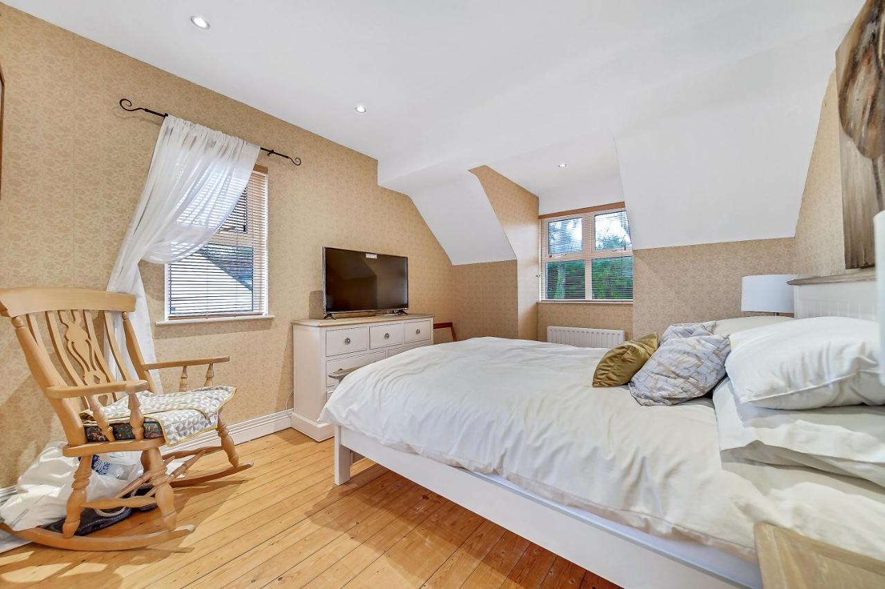 Luxury Accommodation With Games Room - Sleeps 10 ราทมัลเลน ภายนอก รูปภาพ